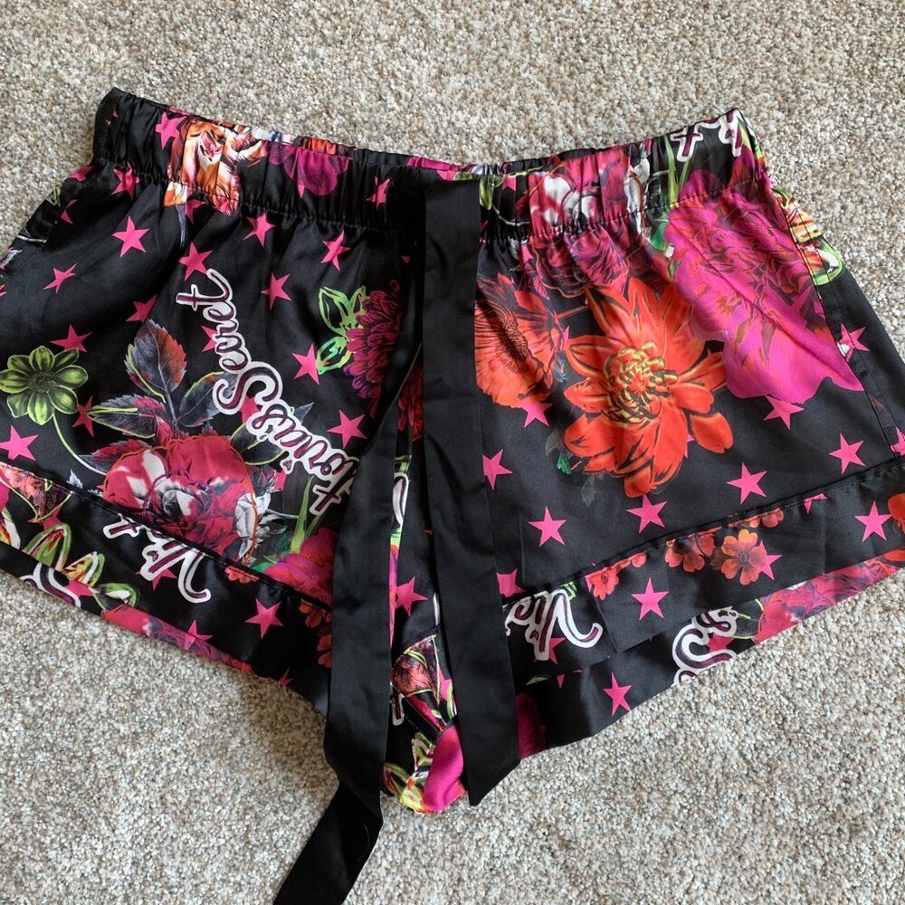Victoria's Secret Women's Pajama Shorts, Floral, Black, size XS NWOT